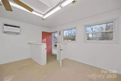 701 Dana Road, Hendersonville, NC 28792 - Photo 20