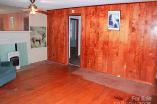 709 Wickins Dr, Hendersonville, NC 28791 - Photo 8