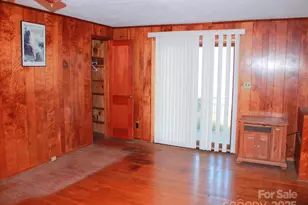 709 Wickins Dr, Hendersonville, NC 28791 - Photo 10