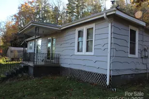 709 Wickins Dr, Hendersonville, NC 28791 - Photo 1