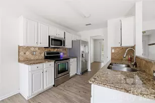11926 Hawick Valley Ln, Charlotte, NC 28277 - Photo 16