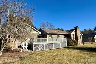 2001 Plum Tree Ln, Hendersonville, NC 28739 - Photo 2