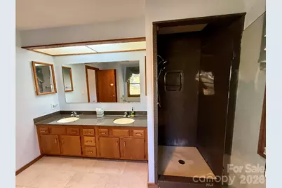 2001 Plum Tree Lane, Hendersonville, NC 28739 - Photo 12