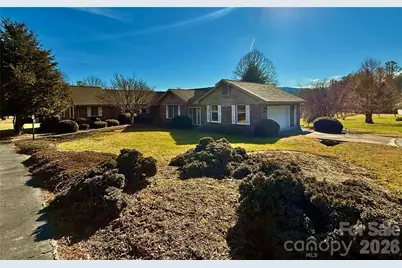 2001 Plum Tree Lane, Hendersonville, NC 28739 - Photo 4