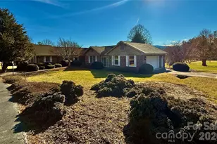 2001 Plum Tree Ln, Hendersonville, NC 28739 - Photo 4