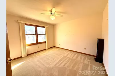 2001 Plum Tree Lane, Hendersonville, NC 28739 - Photo 14