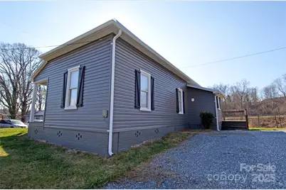 150 Hoyle Street #7, Marion, NC 28752 - Photo 2