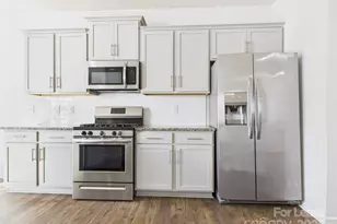 2032 Highland Knoll Dr, Charlotte, NC 28269 - Photo 6