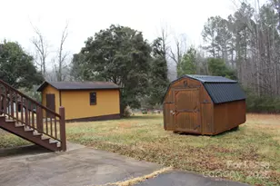 105 Park St, Columbus, NC 28722 - Photo 12