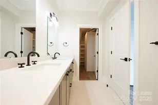 1302 E 10th Street E, Charlotte, NC 28204 - Photo 32