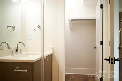 1302 E 10th Street E, Charlotte, NC 28204 - Photo 6