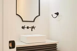 1302 E 10th Street E, Charlotte, NC 28204 - Photo 16