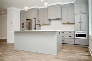 1302 E 10th Street E, Charlotte, NC 28204 - Photo 12