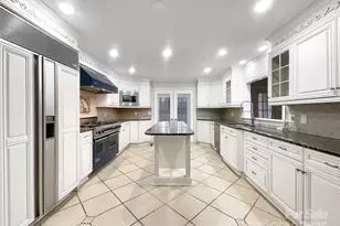 323 Glen Eagles Rd E, Statesville, NC 28625 - Photo 2