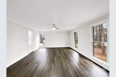 323 Glen Eagles Road E, Statesville, NC 28625 - Photo 4