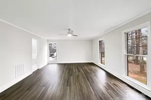 323 Glen Eagles Rd E, Statesville, NC 28625 - Photo 4