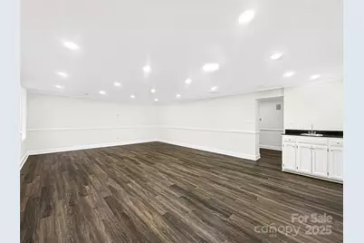 323 Glen Eagles Road E, Statesville, NC 28625 - Photo 8