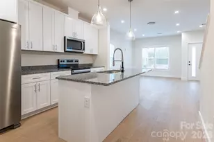 10 Wyndom Ln, Asheville, NC 28805 - Photo 4