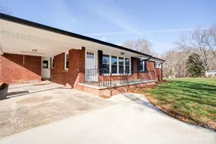 2822 Bettis Rd, Grover, NC 28073 - Photo 6