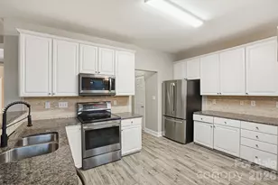 8921 Newgard Ct, Charlotte, NC 28269 - Photo 16