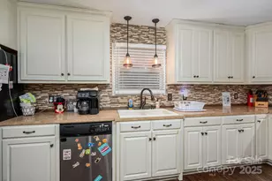 845 Meadow Hill Ct, Lincolnton, NC 28092 - Photo 10