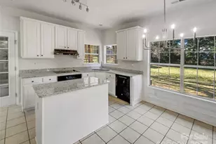 6829 Bickham Ln, Charlotte, NC 28269 - Photo 2