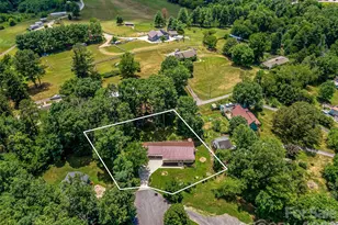 29 Tall Oaks Rd, Candler, NC 28715 - Photo 4