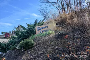 35 Greenly Ln, Fletcher, NC 28732 - Photo 2