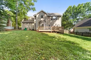 9127 Brocklehurst Ln, Charlotte, NC 28215 - Photo 28