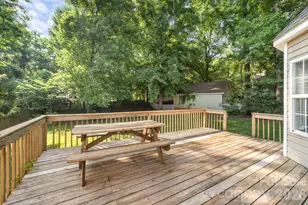 9127 Brocklehurst Ln, Charlotte, NC 28215 - Photo 26