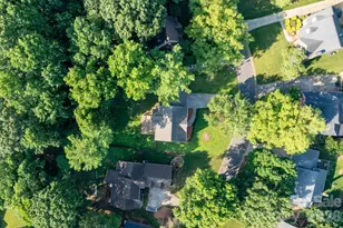 9127 Brocklehurst Ln, Charlotte, NC 28215 - Photo 32