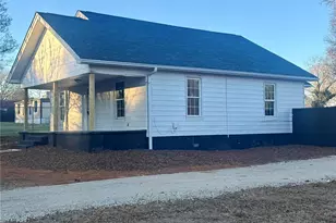 102 S Watterson St, Kings Mountain, NC 28086 - Photo 2