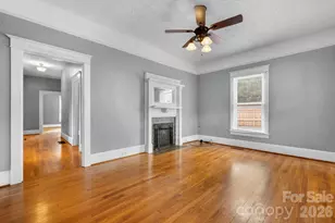 925 12th Ave NW, Hickory, NC 28601 - Photo 2
