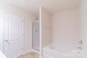 2009 Amos Oaks Ln, Charlotte, NC 28215 - Photo 12