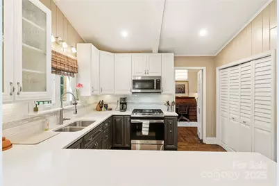 7012 Morganford Road, Charlotte, NC 28211 - Photo 22