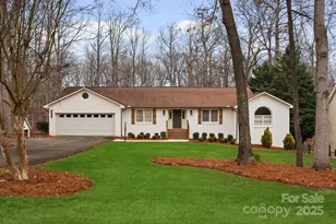 2550 Green Point Ln, Denver, NC 28037 - Photo 2