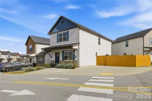 600 Cardwell Ln, Fletcher, NC 28732 - Photo 2