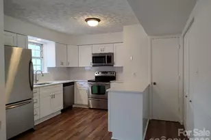 8510 Castle Pine Ct, Charlotte, NC 28226 - Photo 6