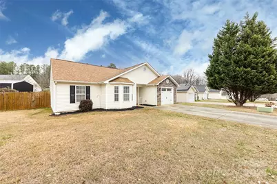 11015 Olde English Drive, Charlotte, NC 28216 - Photo 4