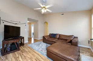 11015 Olde English Dr, Charlotte, NC 28216 - Photo 12