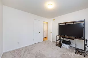 11015 Olde English Dr, Charlotte, NC 28216 - Photo 32