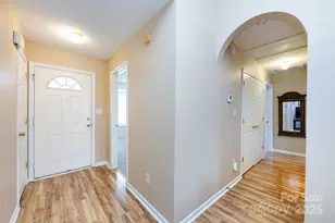 11015 Olde English Dr, Charlotte, NC 28216 - Photo 8