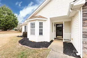 11015 Olde English Dr, Charlotte, NC 28216 - Photo 6