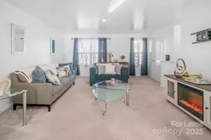 2715 Sydney Overlook Ln, Charlotte, NC 28269 - Photo 6