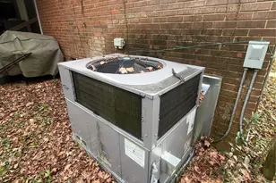 2906 Cedarhurst Dr, Charlotte, NC 28269 - Photo 12