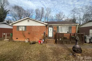 2906 Cedarhurst Dr, Charlotte, NC 28269 - Photo 1