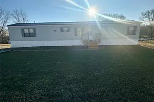 1557 Autumn Ln, Lincolnton, NC 28092 - Photo 4