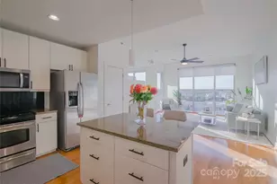 333 W Trade Street W, Charlotte, NC 28202 - Photo 1