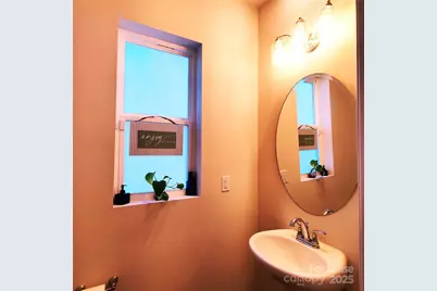 3322 Hutton Gardens Lane, Charlotte, NC 28269 - Photo 10