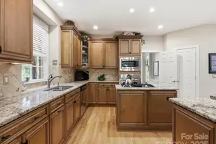 9421 Briarwick Ln, Charlotte, NC 28277 - Photo 6